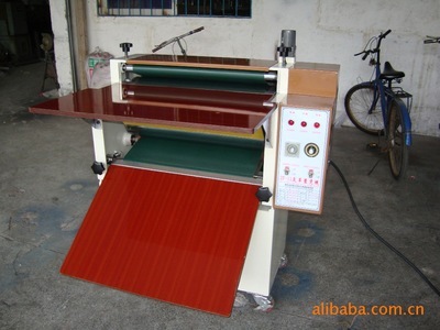 【供應(yīng)滾筒式壓花機(jī)、油壓壓花機(jī)、氣壓壓花機(jī)】?jī)r(jià)格,廠家,圖片,壓花機(jī),東莞市振飛皮革機(jī)械-