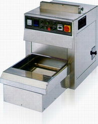 高溫蒸化烘箱 染色小樣機 電動小軋車規(guī)格型號及價格 染色小樣機 立臥式小軋車 軋染打底機 常溫打樣機